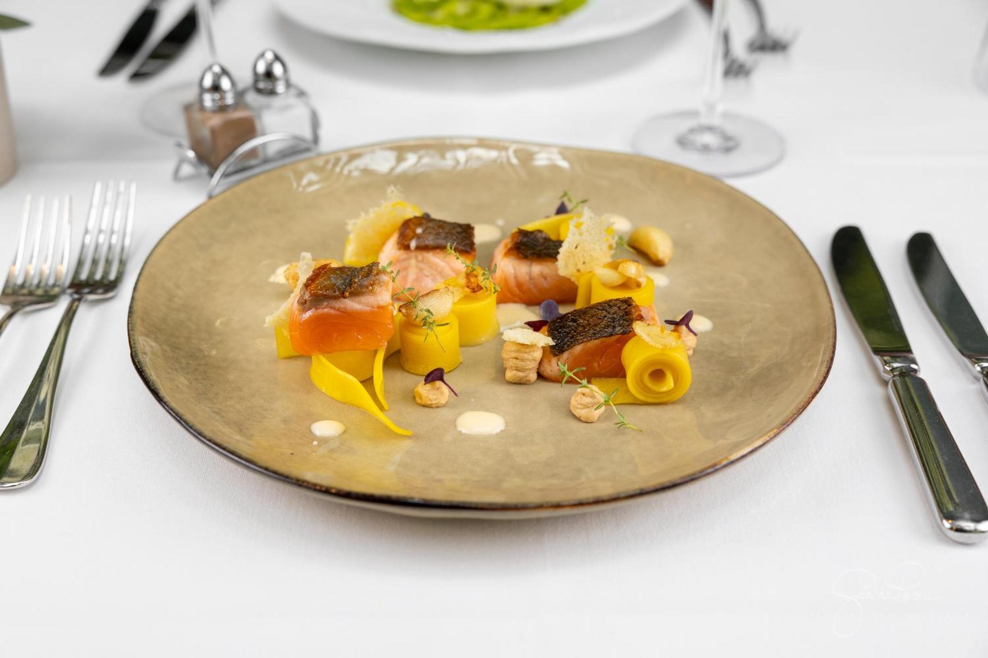 The Wellem, In The Unbound Collection By Hyatt Hotel Dusseldorf Bagian luar foto A plate of food