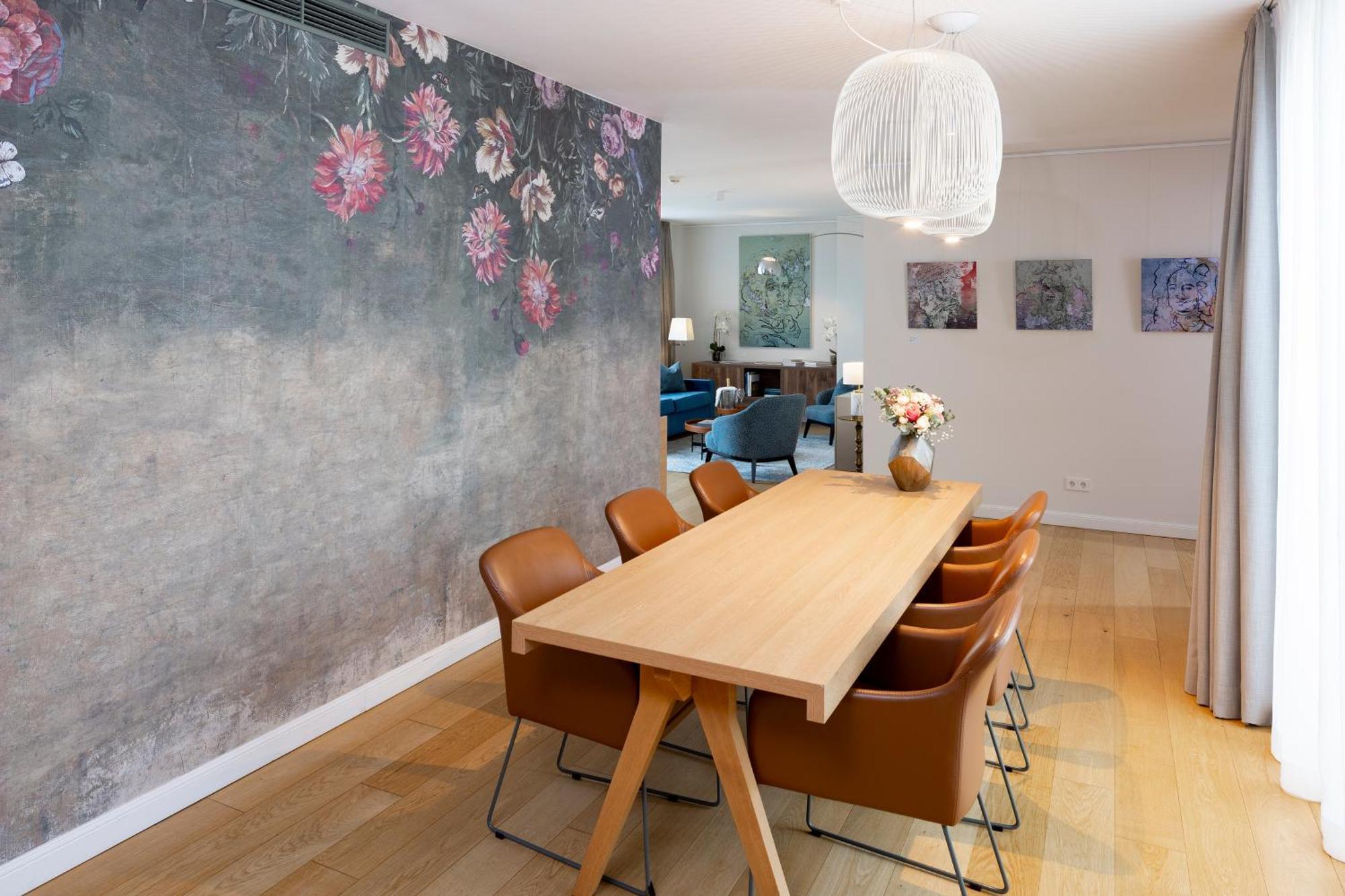 The Wellem, In The Unbound Collection By Hyatt Hotel Dusseldorf Bagian luar foto A dining room