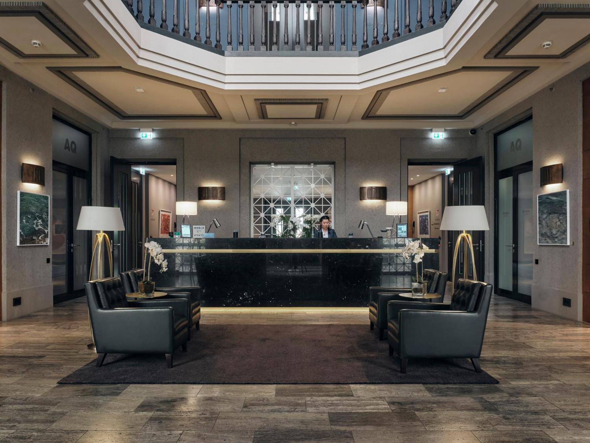 The Wellem, In The Unbound Collection By Hyatt Hotel Dusseldorf Bagian luar foto The lobby of the hotel