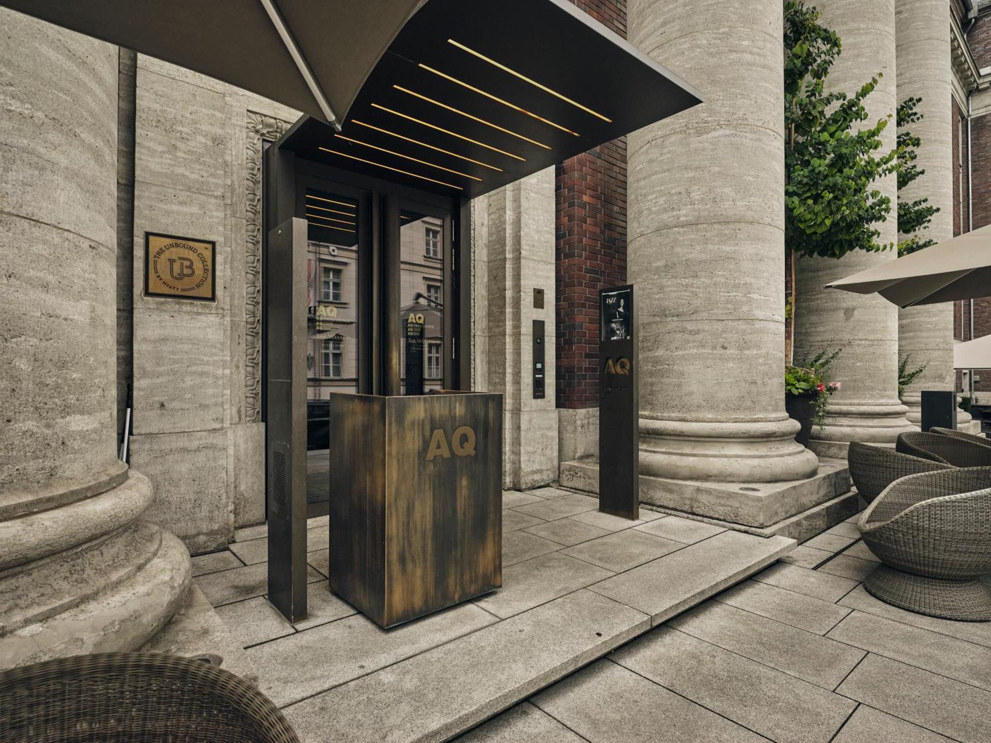 The Wellem, In The Unbound Collection By Hyatt Hotel Dusseldorf Bagian luar foto The entrance of the hotel